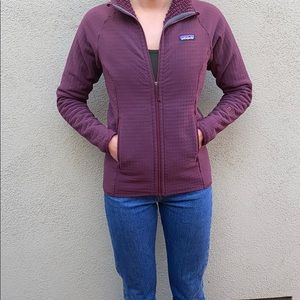 Women’s R2 techface oxide red size small